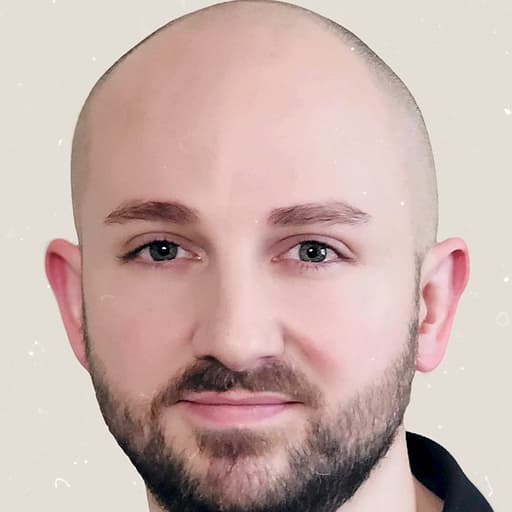 Robert Lackey Headshot