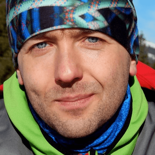 Łukasz Wilk Headshot