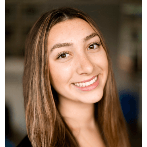 Jacey Dossola Headshot