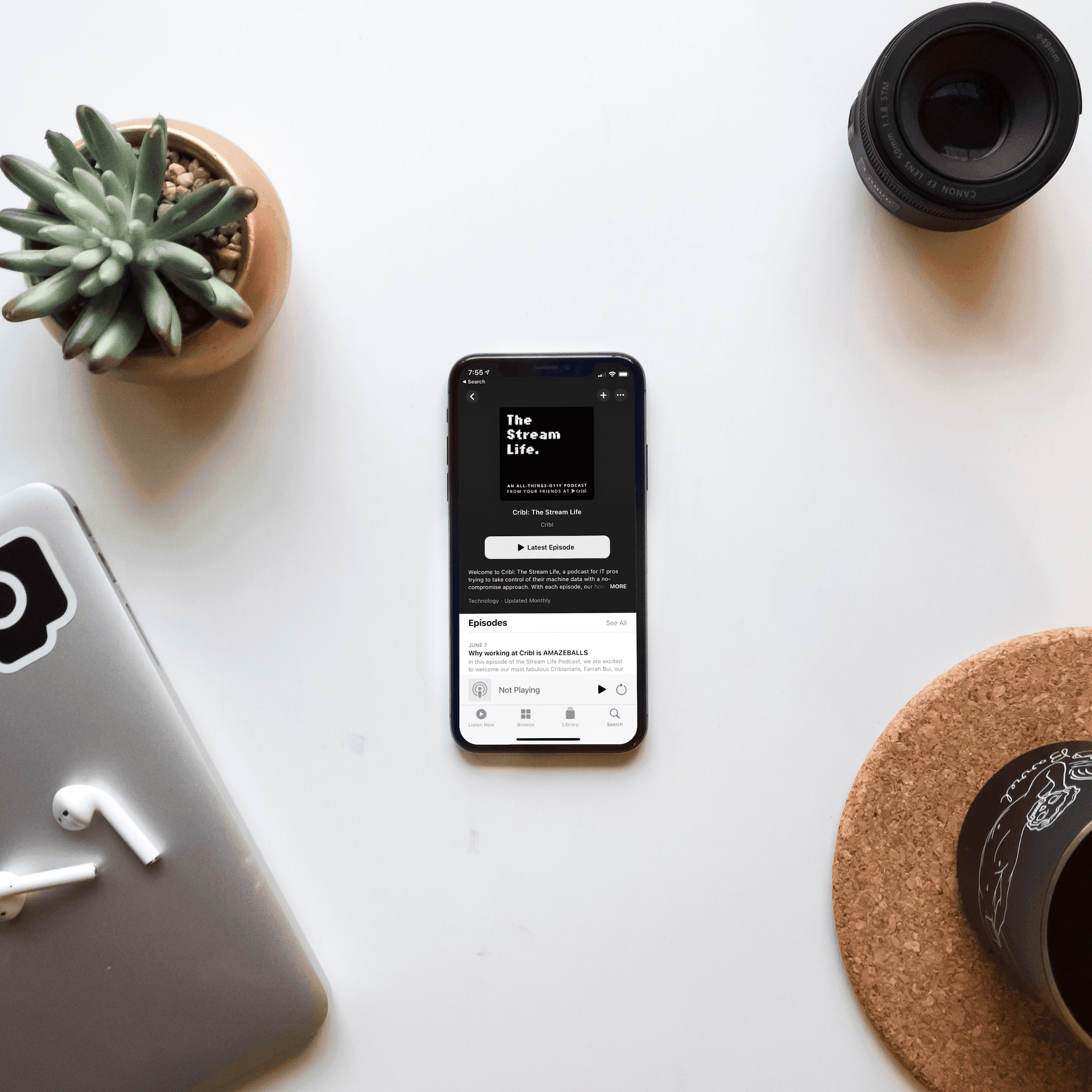 mockuuups-iphone-x-space-gray-mockup-on-white-table